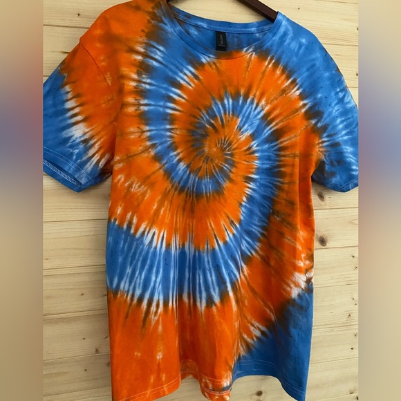 NEW GILDAN Large Unisex Soft Style Tie Dye T-Shirt Blue Orange Spiral Retro Vibe - Picture 3 of 8